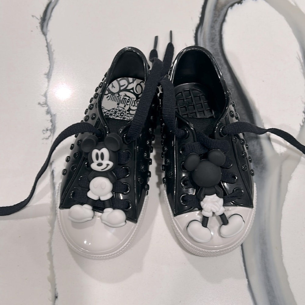 Mini Melissa size 7 black shoes